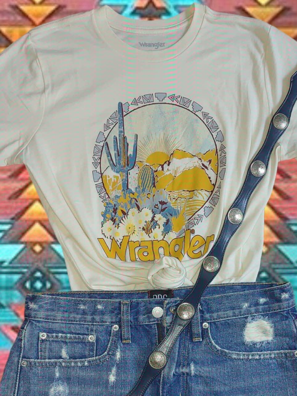 Wrangler Cream Graphic Desert Tee with Yellow and Blue Accents